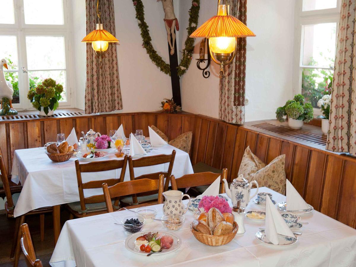 Gasthaus zum Rössle Bollschweil Exterior foto