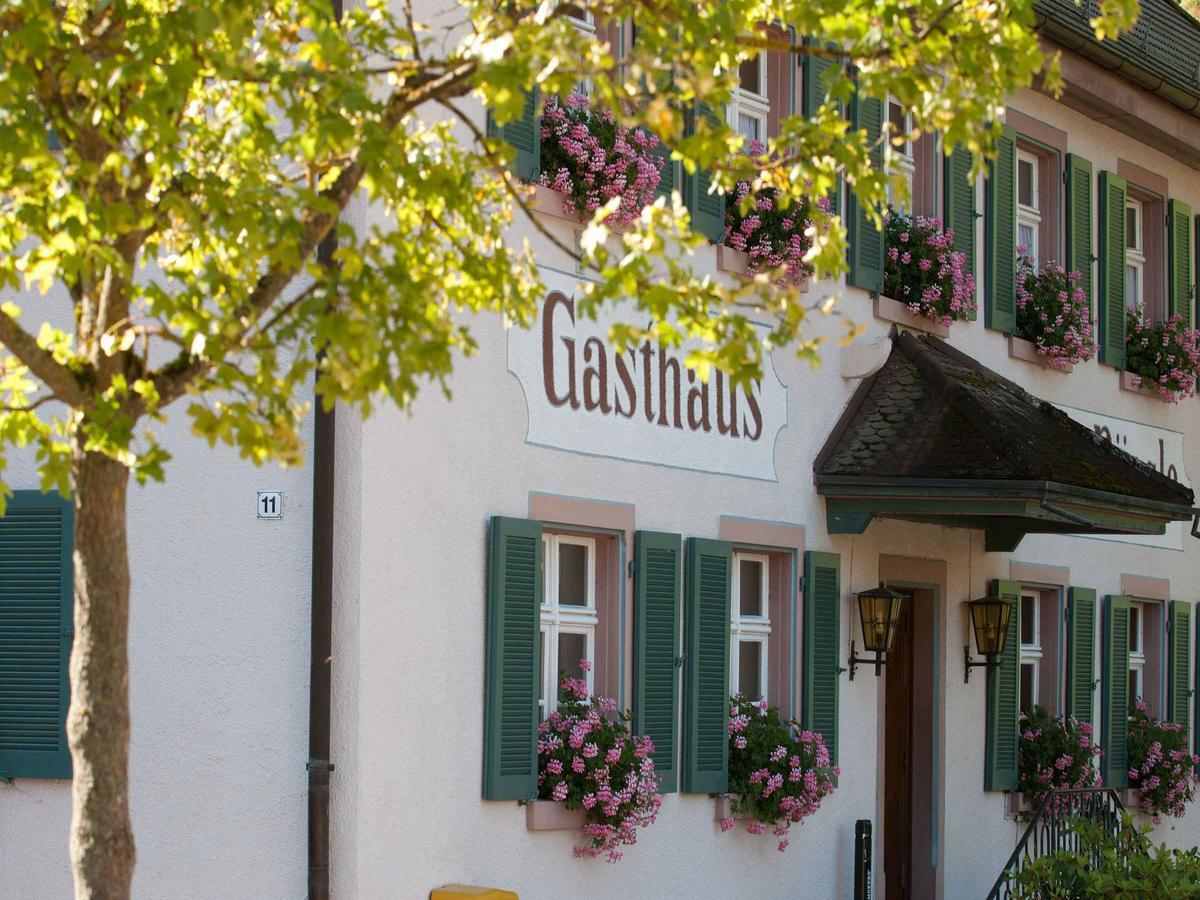 Gasthaus zum Rössle Bollschweil Exterior foto